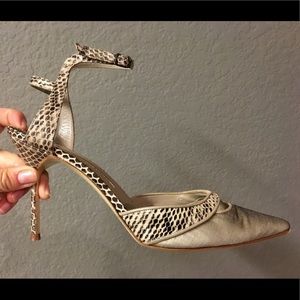 Manolo Blahnik Pumps - Snakeskin trim